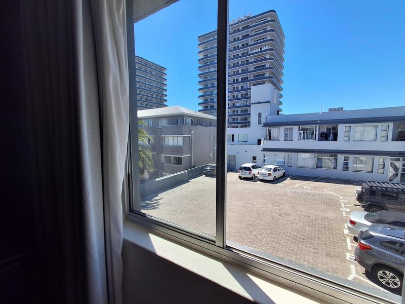 2 Bedroom Property for Sale in Sea Point Western Cape